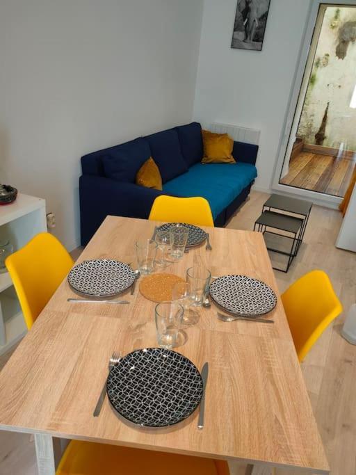 Patio Cosy Apartment Thizy-les-Bourgs Exterior photo